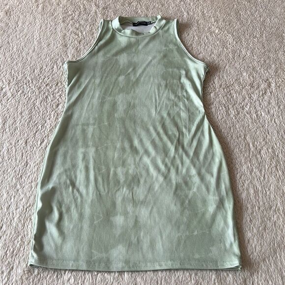 Pretty Little Thing dress green size 12 - Picture 3 of 16